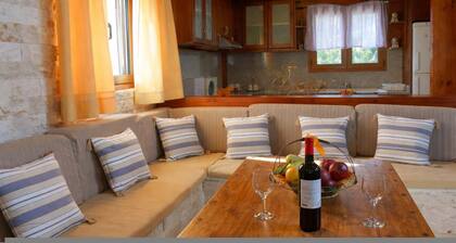 Zaros Traditional House - Private Hot Tub Retreat