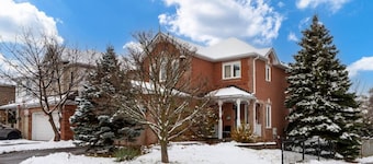 Comfortable Whitby 2 Bedroom Lower Suite