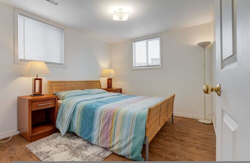 Comfortable Whitby 2 Bedroom Lower Suite