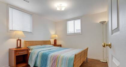 Comfortable Whitby 2 Bedroom Lower Suite
