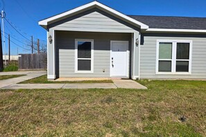 House | 2 bedrooms - East End 2BR Close to Stadiums Downtown (Houston)