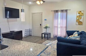 House | 2 bedrooms - East End 2BR Close to Stadiums Downtown (Houston)