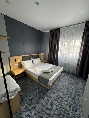 Comfort Double Room, City View - Home Inn (Almaty)