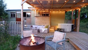 Cabin, quang cảnh hồ | Hiên