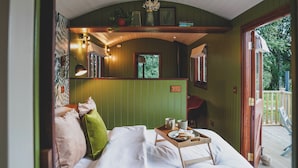Cabin, quang cảnh hồ