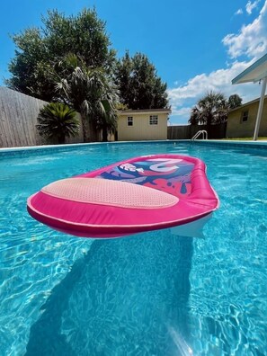 A heated pool - Fenced Pool House w/ Game Room,  Beach 20m (Pensacola)