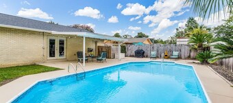 Family, Couples, whole Pool House, 3/2, fenced