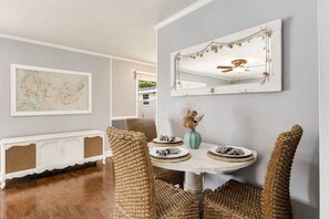 Dining - Fenced Pool House w/ Game Room,  Beach 20m (Pensacola)