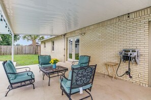 Terrace/patio - Family, Couples, whole Pool House, 3/2, fenced (Pensacola)