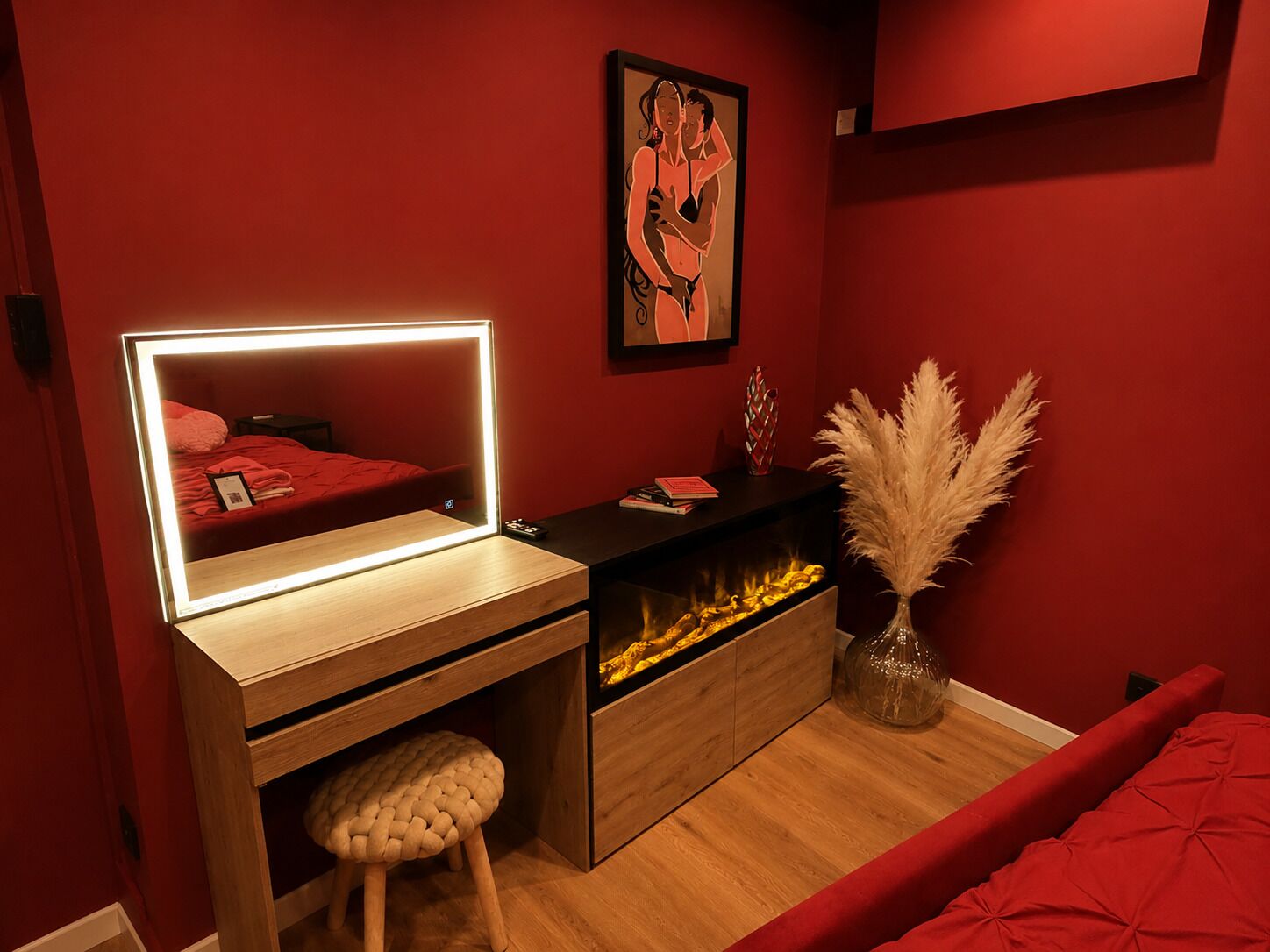 Appartamento Deluxe, 1 letto queen con divano letto, non fumatori, idromassaggio | Biancheria da letto di alta qualità, postazione laptop, tende oscuranti