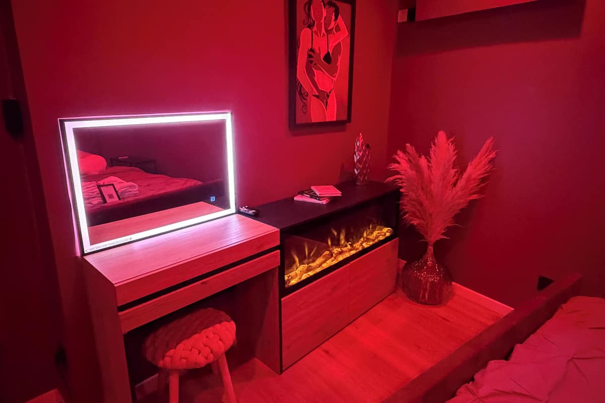 Lägenhet Deluxe - 1 queensize-säng med bäddsoffa - icke-rökare - bubbelpool | Sängtillbehör av högsta kvalitet och arbetsyta för laptop