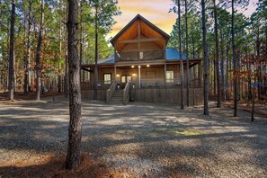Exterior - Near Broken Bow Lake • Games, Hot Tub & Fun for All Ages (broken bow)