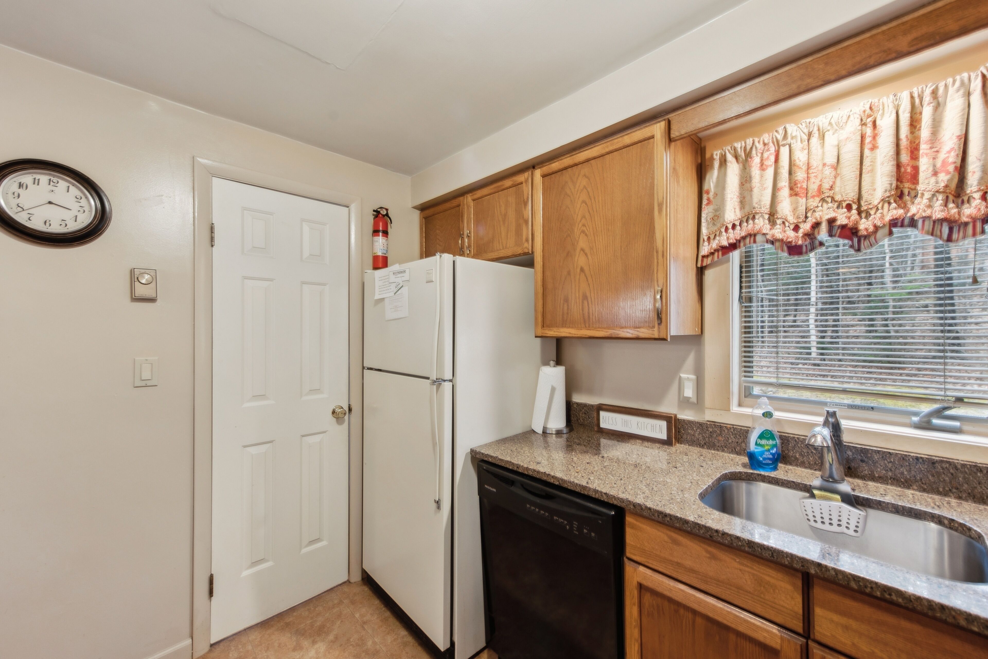 Townhome, 4 Bedrooms | Private kitchen | Fridge, oven, coffee/tea maker, toaster