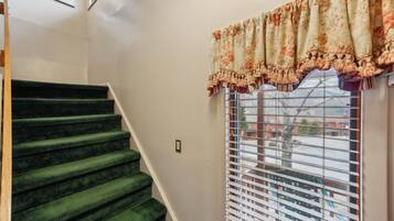 Townhome, 4 Bedrooms | Interior