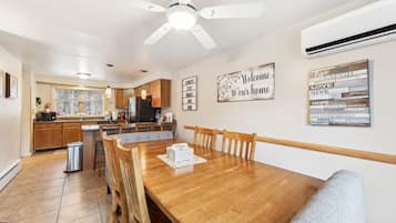 Townhome, 4 Bedrooms | Dining
