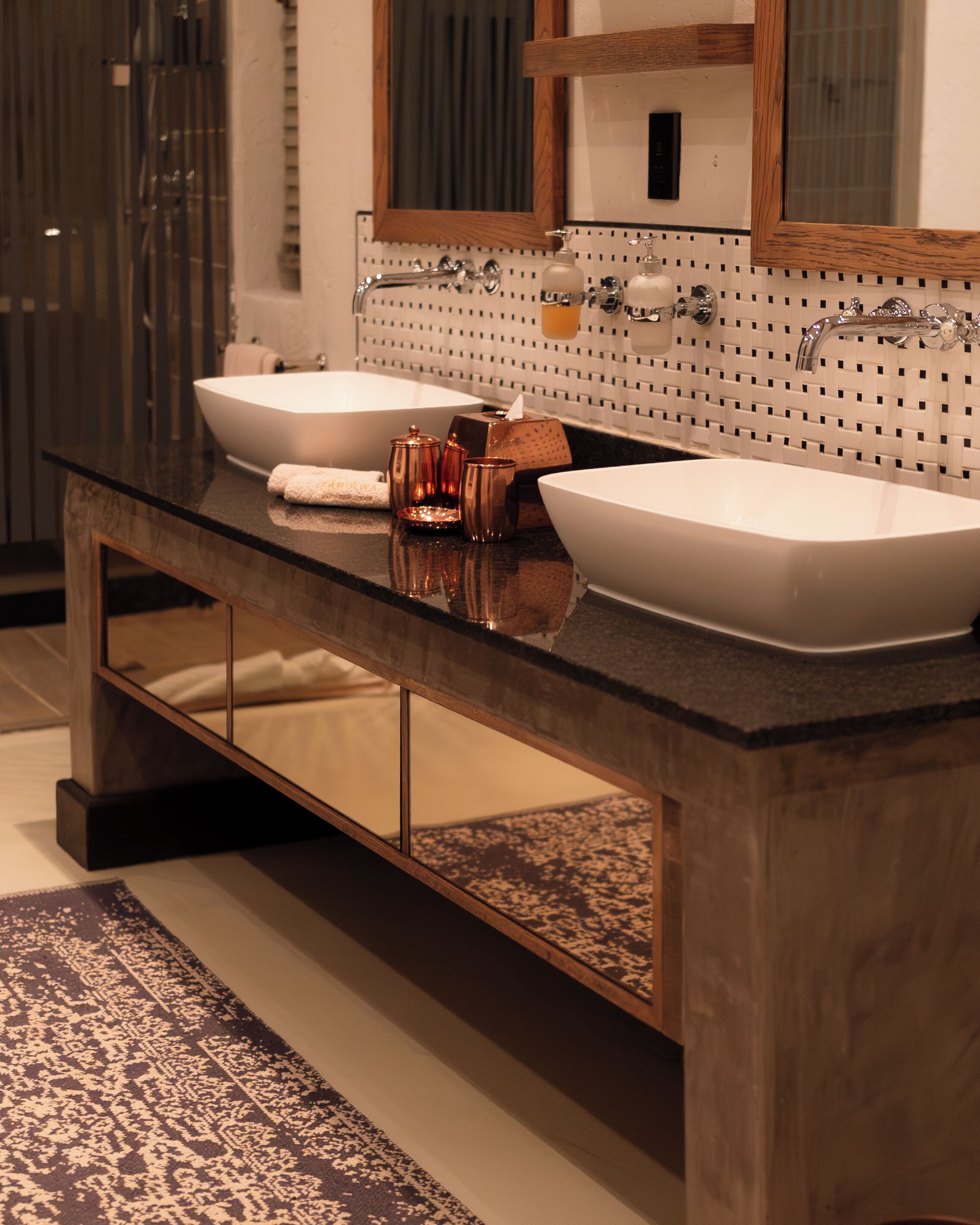 Suite | Bathroom | Free toiletries, towels, soap