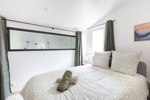 Iron/ironing board, WiFi, bed sheets - Le Duplex des Ocres - 2 bedrooms - Air conditioning - Wifi In the heart of Provence (Apt)