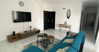 Elegant 2-bedroom Apartment in Chic Abidjan Neighborhood