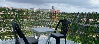 Elegant 2-bedroom Apartment in Chic Abidjan Neighborhood