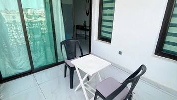 Apartment, 2 Schlafzimmer | Speisen im Freien