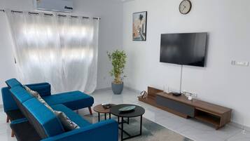 Apartment, 2 Bedrooms | Living room