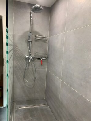 Shower, hair dryer, towels - Apartment near Clemens Hospital with Balcony and Wi-Fi (Münster)