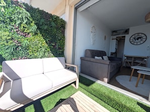 Outdoor dining - STUDIO BEACH FRONT AMAZING (Palavas-les-Flots)