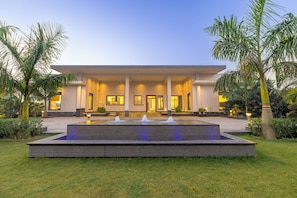 Exterior - Elivaas Levante Farms 5 BHK Villa (New Delhi)