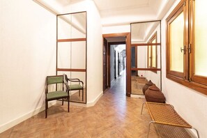 Interior - La Casa de los Espejos (VALENCIA)