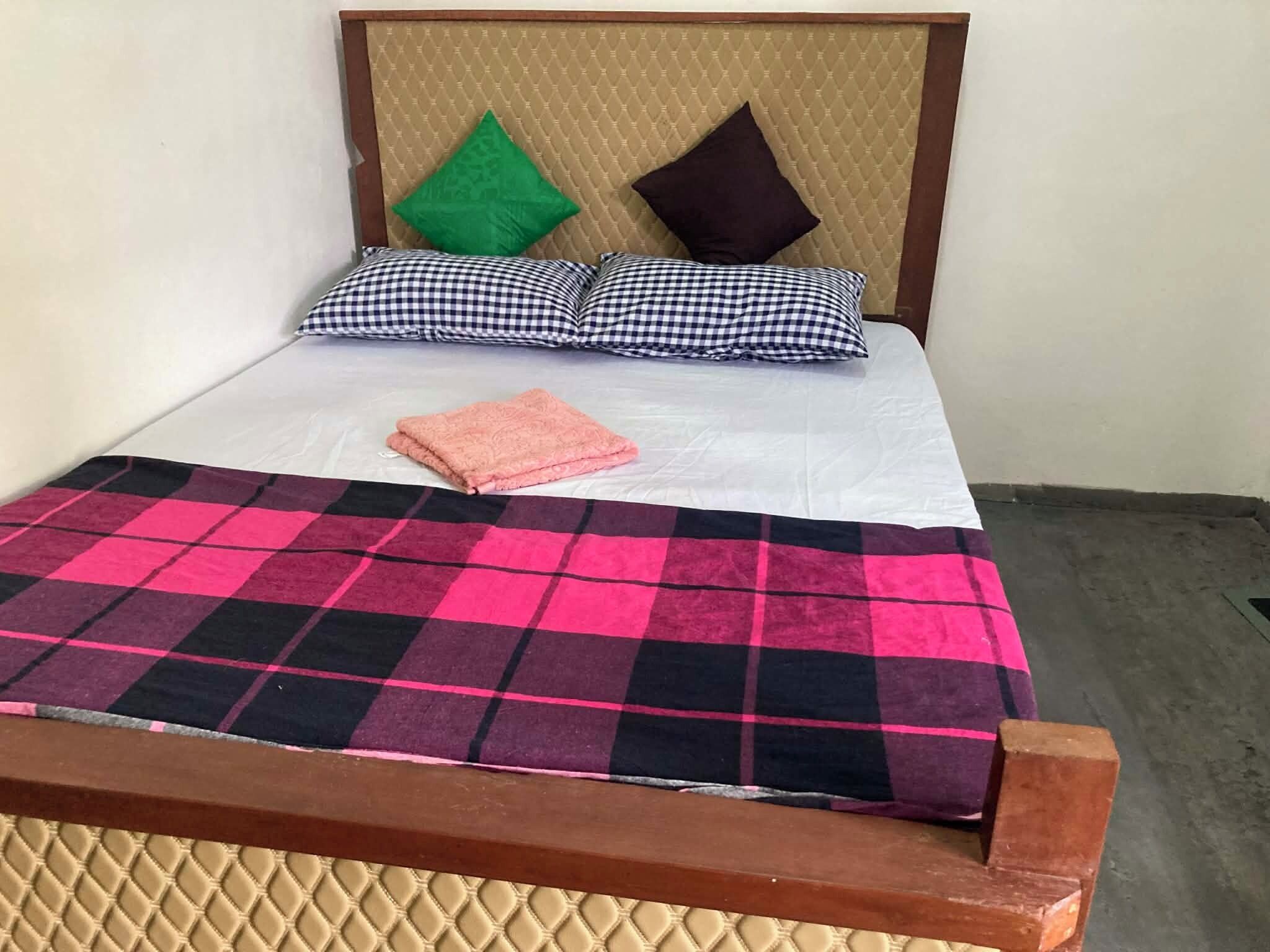 Double Room, Garden View | Laptop workspace, free WiFi