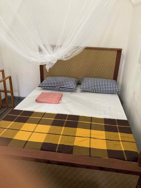 Laptop workspace, free WiFi