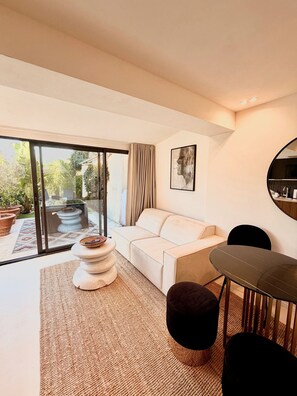 Living area - 2 new bedrooms in Sainte-Maxime with luxury sea garden (Sainte-Maxime)