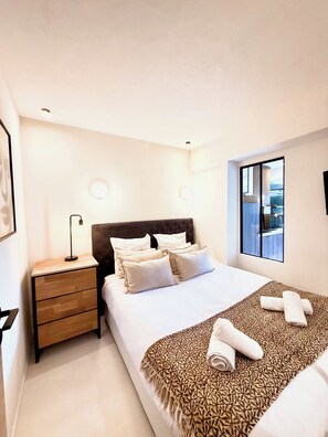 Iron/ironing board, Internet, bed sheets - 2 new bedrooms in Sainte-Maxime with luxury sea garden (Sainte-Maxime)
