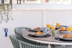 Dining - Enjoy luxury & relaxation in sunny Mar de Cristal (Mar de Cristal)