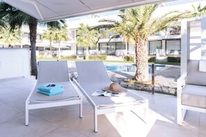 Terrace/patio - Enjoy luxury & relaxation in sunny Mar de Cristal (Mar de Cristal)