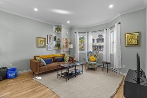 TV - Downtown St. John’s Charming 3BR Retreat (St. John's)