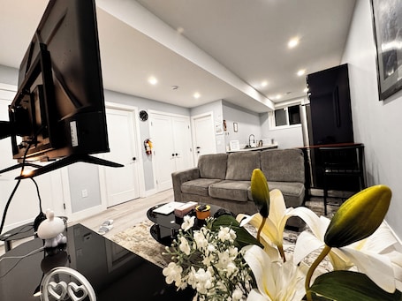 Smart TV. Private & Legal Basement Suite | Separate Entrance | Self Check-In