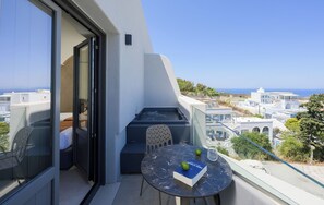 Deluxe Double or Twin Room with Hot Tub | 高級寢具、客房內保險箱、獨特裝潢、布置獨特