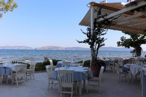 Vassia Holiday Home's