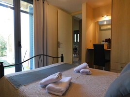 隔音、熨斗/熨衣板、免费 WiFi