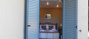 Vassia Holiday Home's