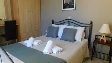Soundproofing, iron/ironing board, free WiFi