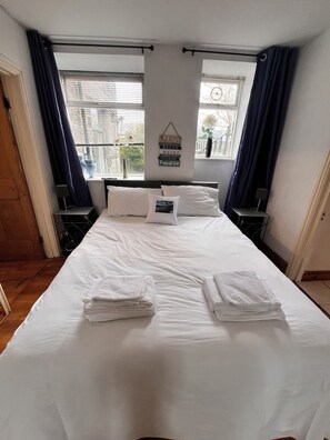 2 habitaciones, tabla de planchar con plancha y wifi gratis 
