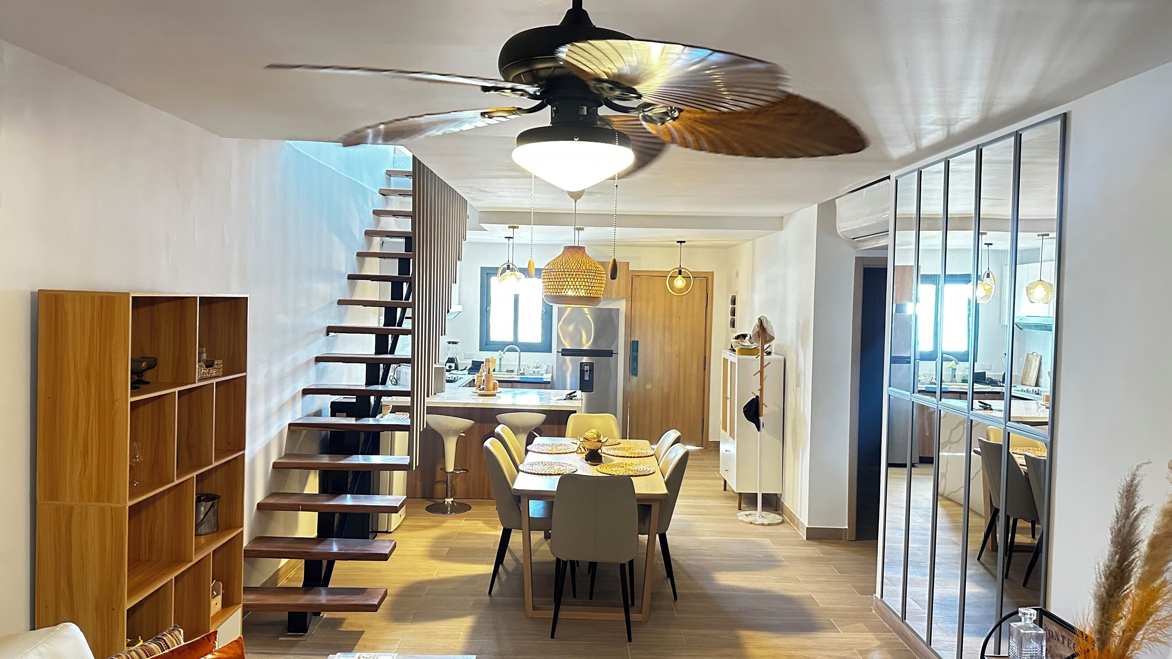 Huoneisto, 2 makuuhuonetta, esteetön, parveke | Ruokasali