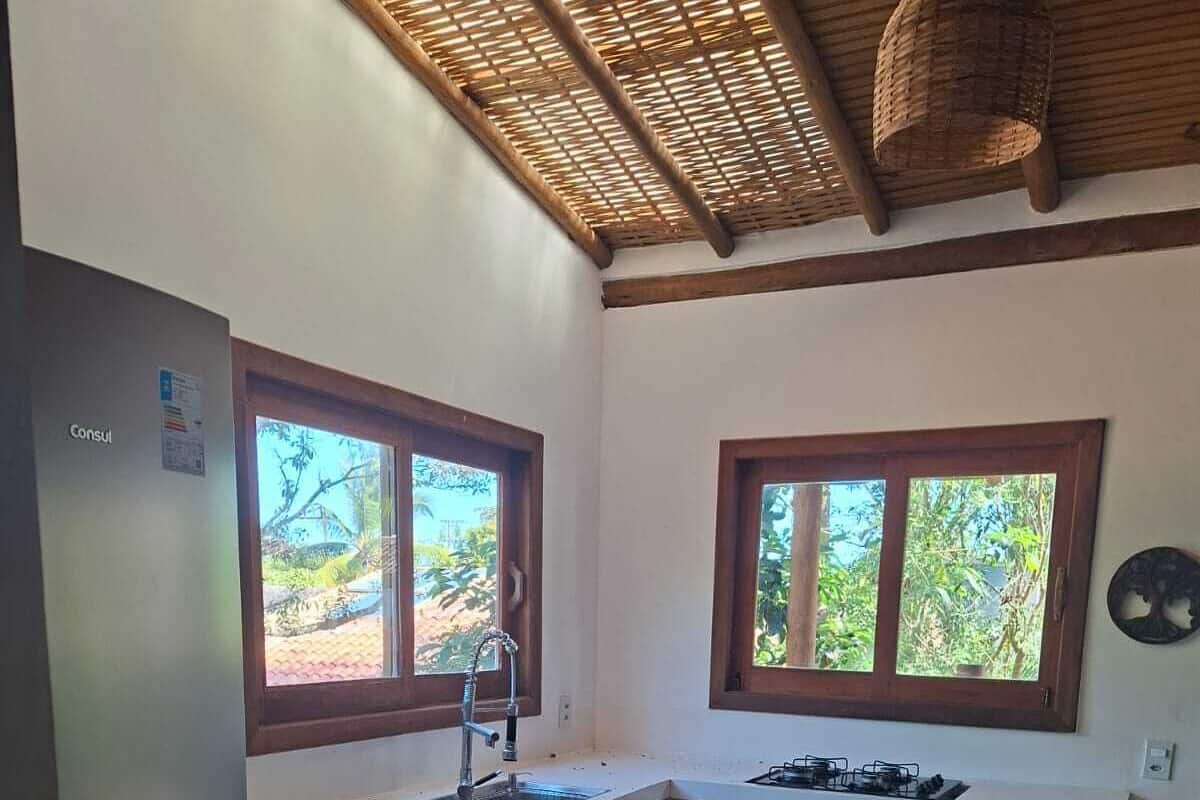 Departamento familiar, lanai, vista al jardín | Cocina privada | Refrigerador y microondas