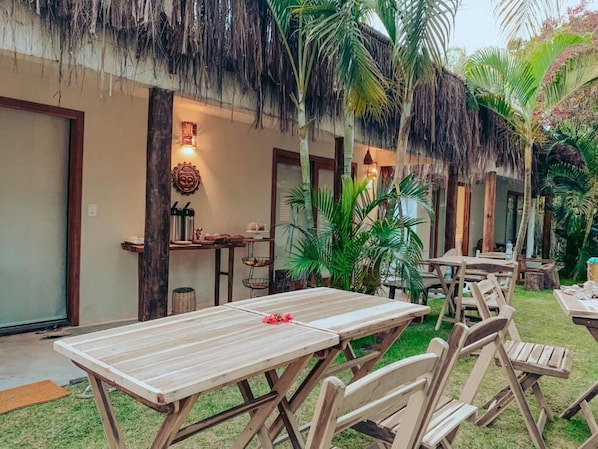 Outdoor dining - Pousada Jaboticaba Caraíva (Porto Seguro)