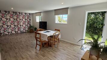 House, 2 Bedrooms | Living room