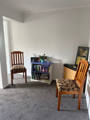 Living room - Cozy 2-bedroom House Rental in Whangārei, New Zealand (Whangarei)