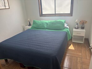 2 habitaciones, tabla de planchar con plancha y acceso a internet 