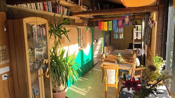 Chalet, 1 Bedroom, Patio, Garden View | Living room